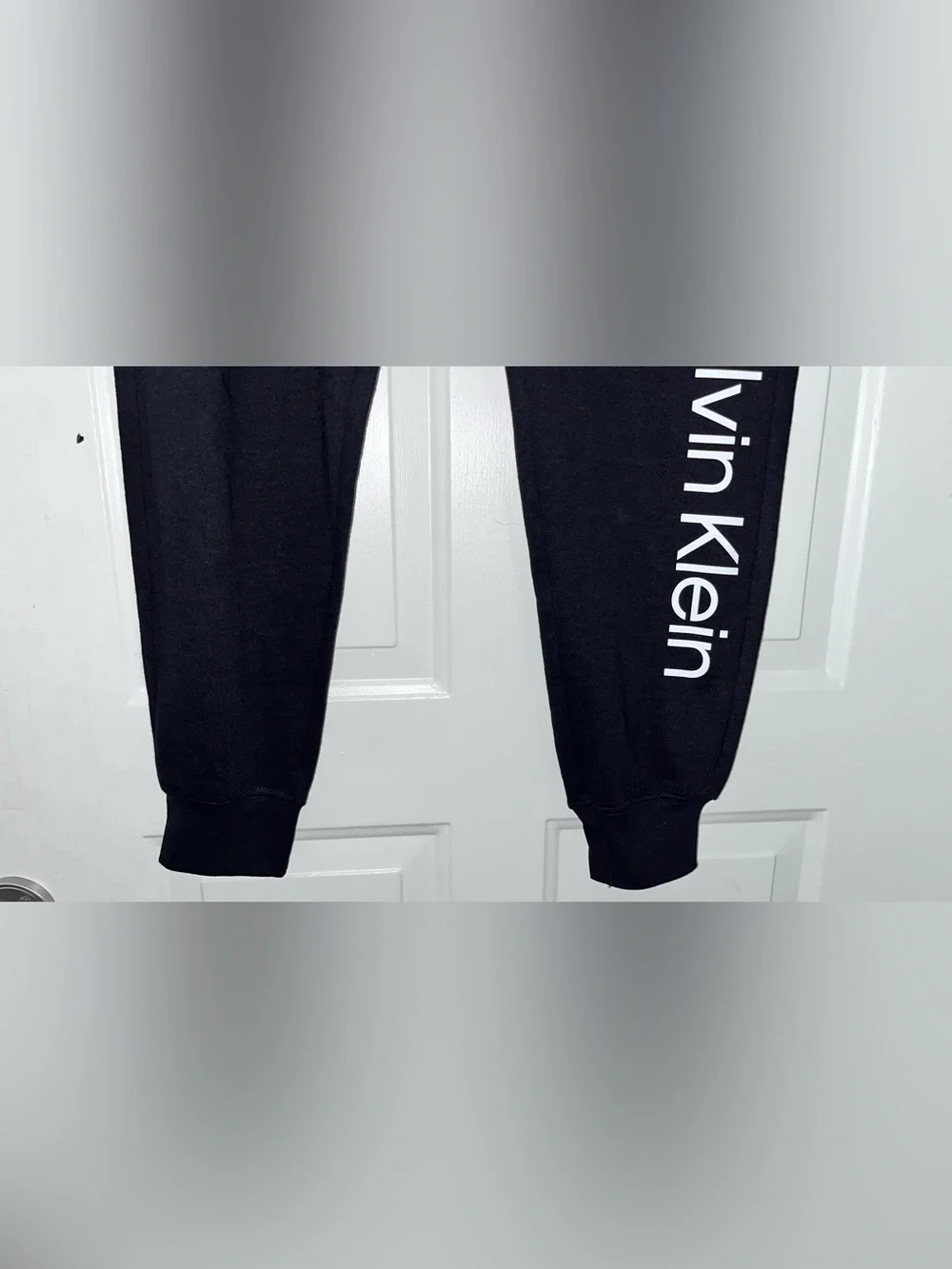 Calvin Klein nwt men’s Black sweats joggers with White Side Logo brand new nwt